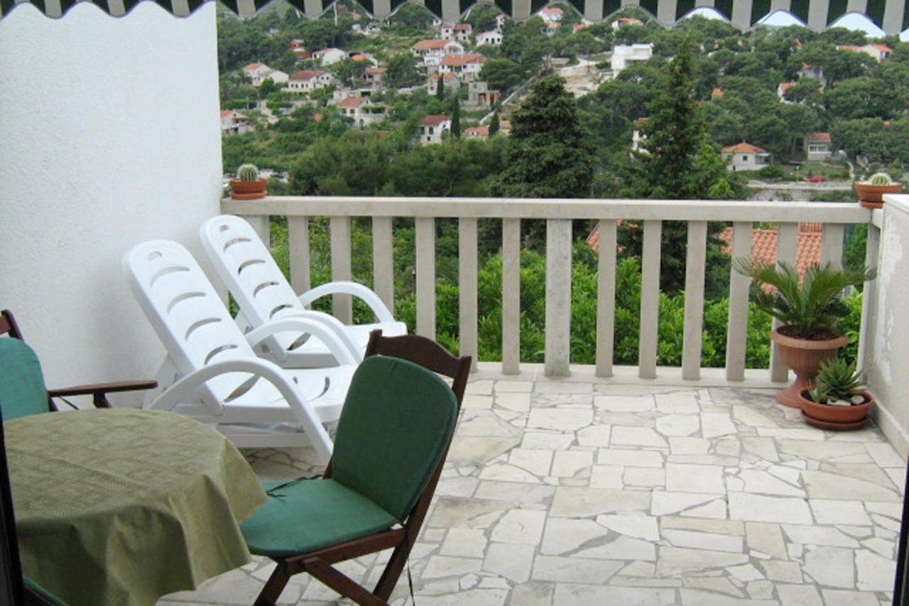 פוסטיר Apartments By The Sea Splitska, Brac - 2923 מראה חיצוני תמונה