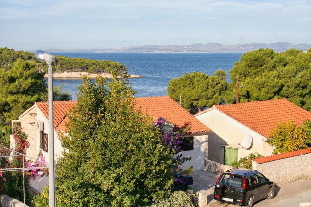 פוסטיר Apartments By The Sea Splitska, Brac - 2923 מראה חיצוני תמונה