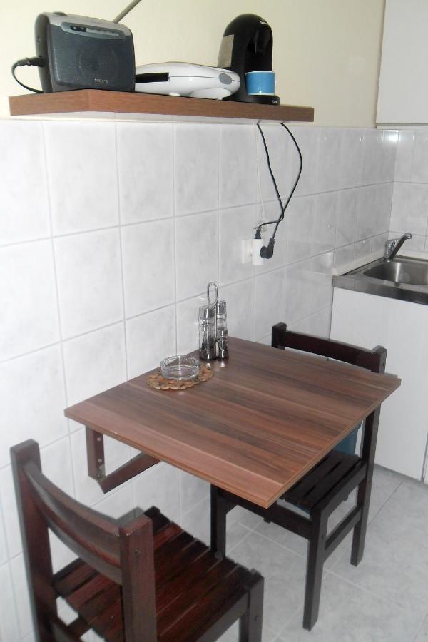 פוסטיר Apartments By The Sea Splitska, Brac - 2923 מראה חיצוני תמונה
